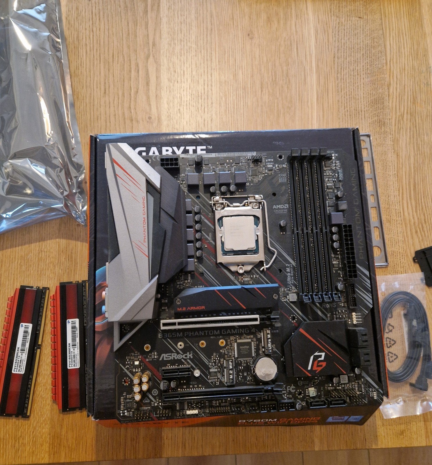 Asrock B365M phantom gaming 4 - i5 9400F - 16gb ddr4 3000, Computers en Software, Moederborden, LGA 1151, DDR4, Ophalen of Verzenden