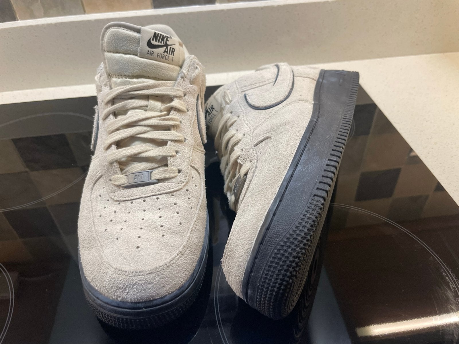Nike Air Force 1 - Zo goed als nieuw - Maat 44,5, Ophalen of Verzenden, Zo goed als nieuw, Overige kleuren, Sneakers of Gympen