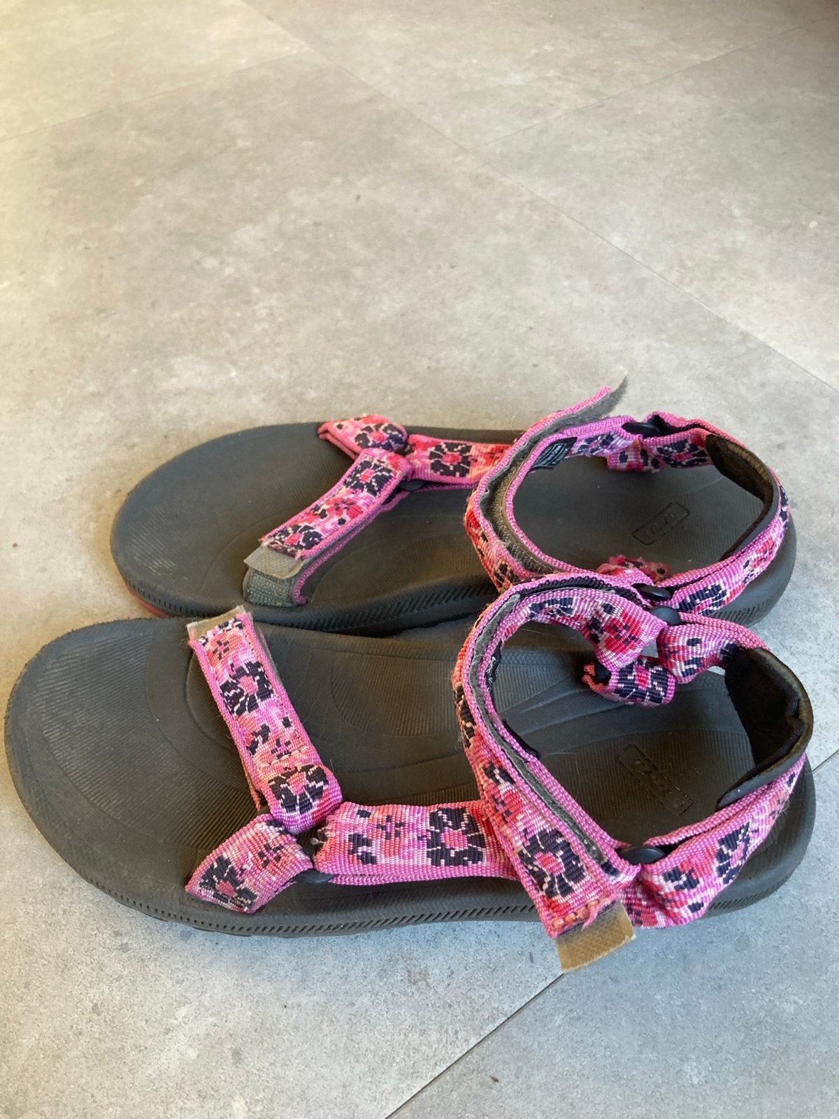Teva sandalen maat 38 Zeer goede staat, Roze, Gedragen, Sandalen of Muiltjes, Ophalen of Verzenden