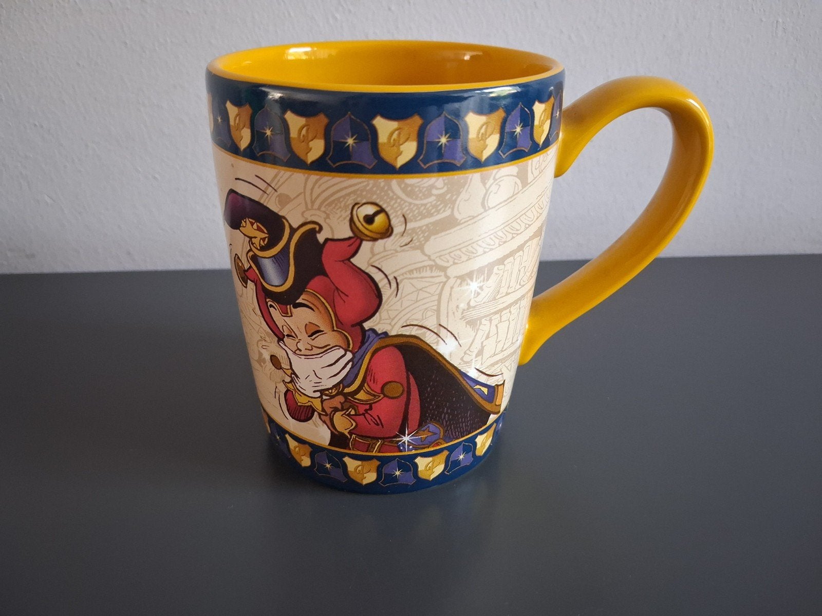 Efteling mok pardoes, Geel, Ophalen of Verzenden, Steen/keramiek, Overige merken