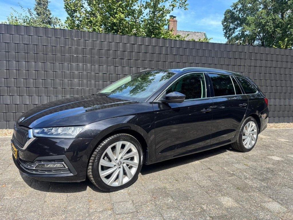 Skoda OCTAVIA 1.4 TSI IV BNSEDPLUS**DAB//massagestoel//leer/, Auto's, Huisgarantie, Met garantie (alle), Zwart, Te koop