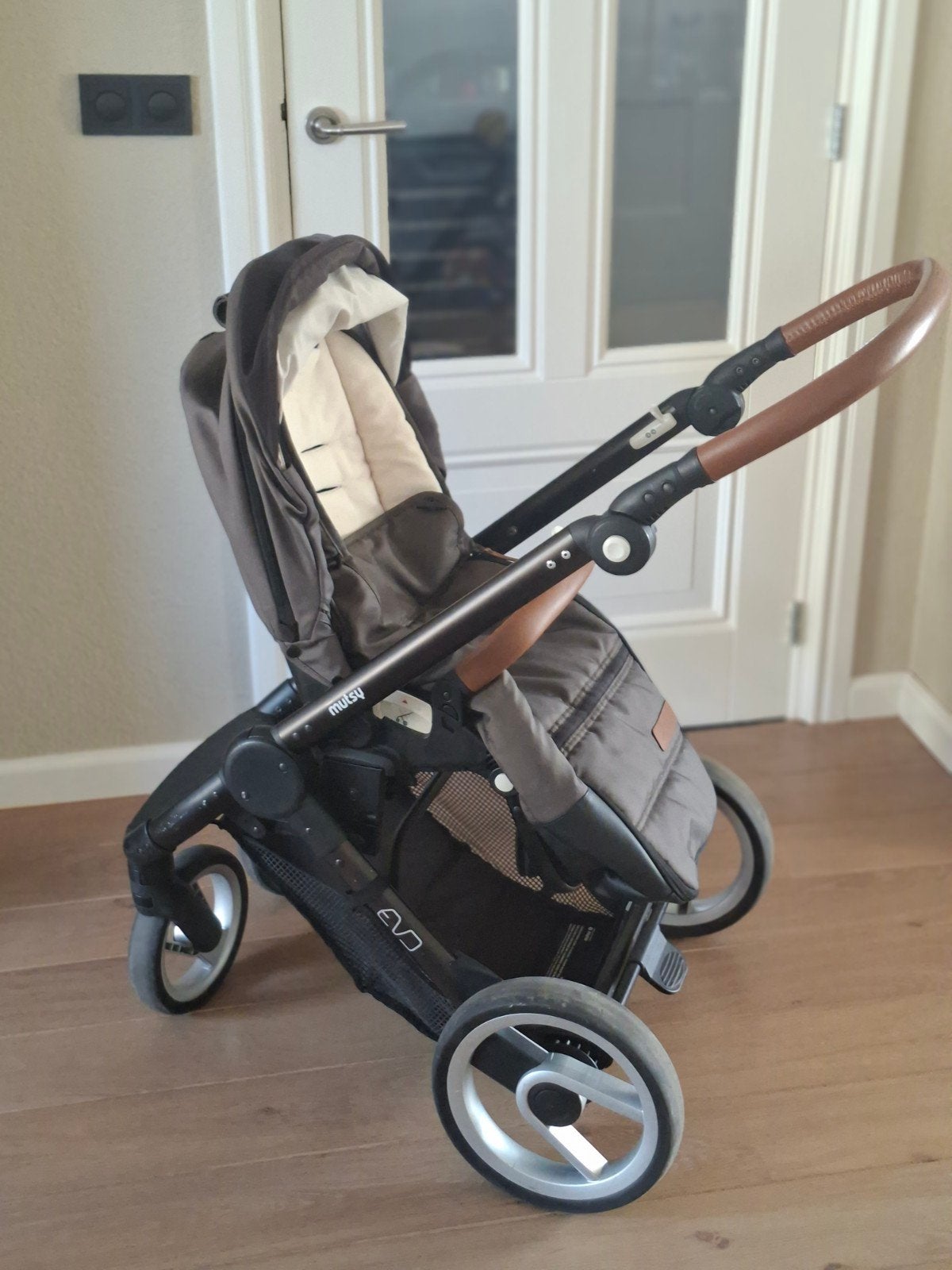 Mutsy Evo Combiwagen met Reiswieg en Accessoires, Kinderen en Baby's, Ophalen of Verzenden, Zo goed als nieuw, Combiwagen, Mutsy