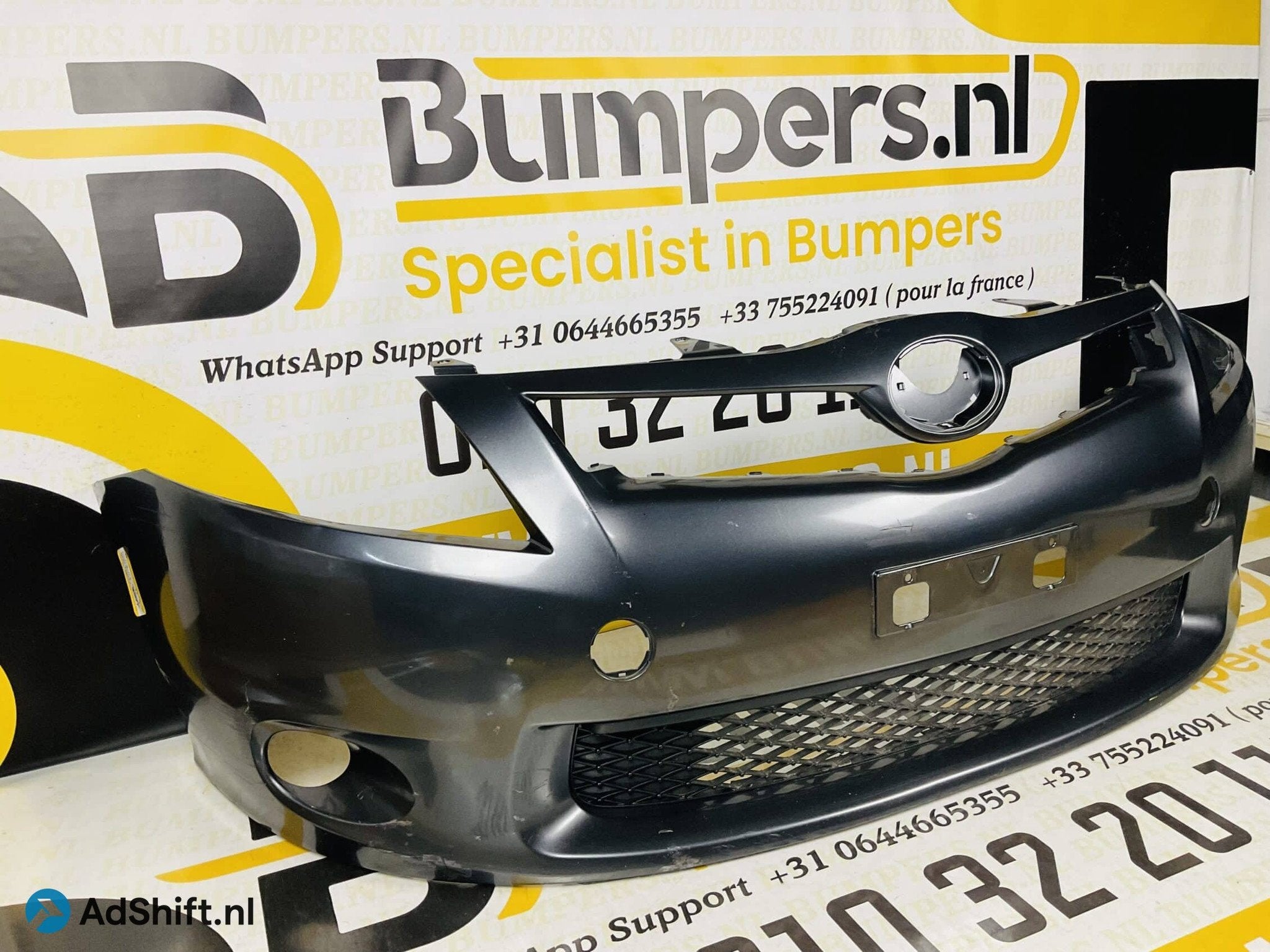 Bumper Toyota Auris Hybrid Voorbumper 2-D3-3097, Auto-onderdelen, Bumper