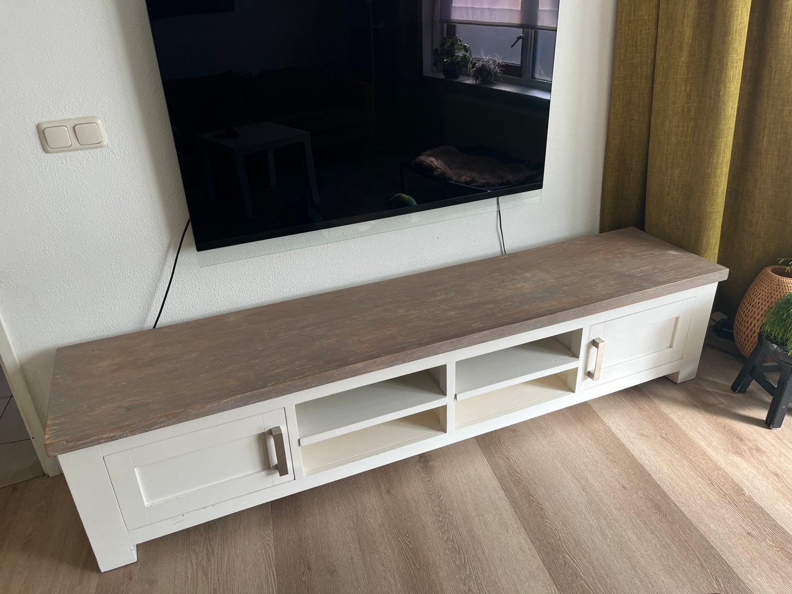 TV Kasje gratis, Ophalen, Gebruikt, 200 cm of meer, Minder dan 100 cm