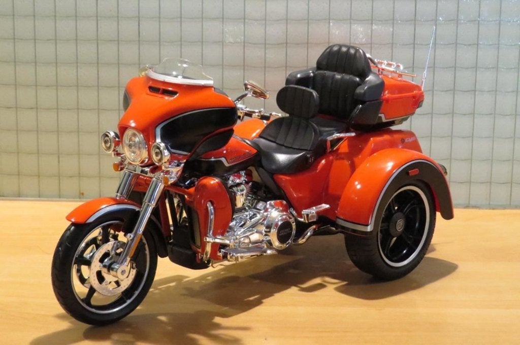 Harley Davidson CVO Tri Glide Ultra 1:12 32337, MayCheong, Nieuw, Ophalen of Verzenden, 1:9 t/m 1:12