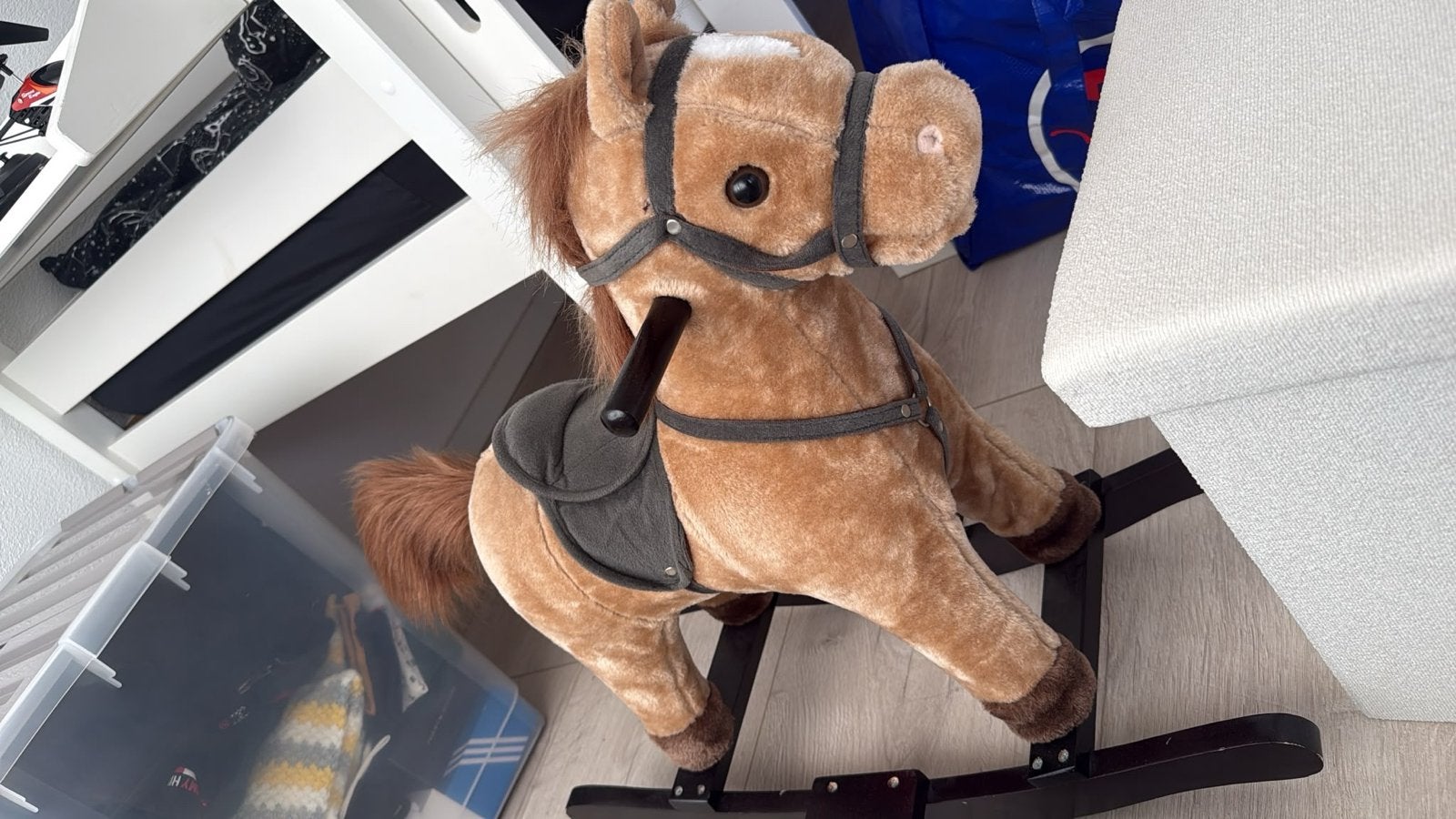 Schattig hobbelpaard met geluid voor uren speelplezier, Ophalen, Zo goed als nieuw, Overige typen, Met geluid