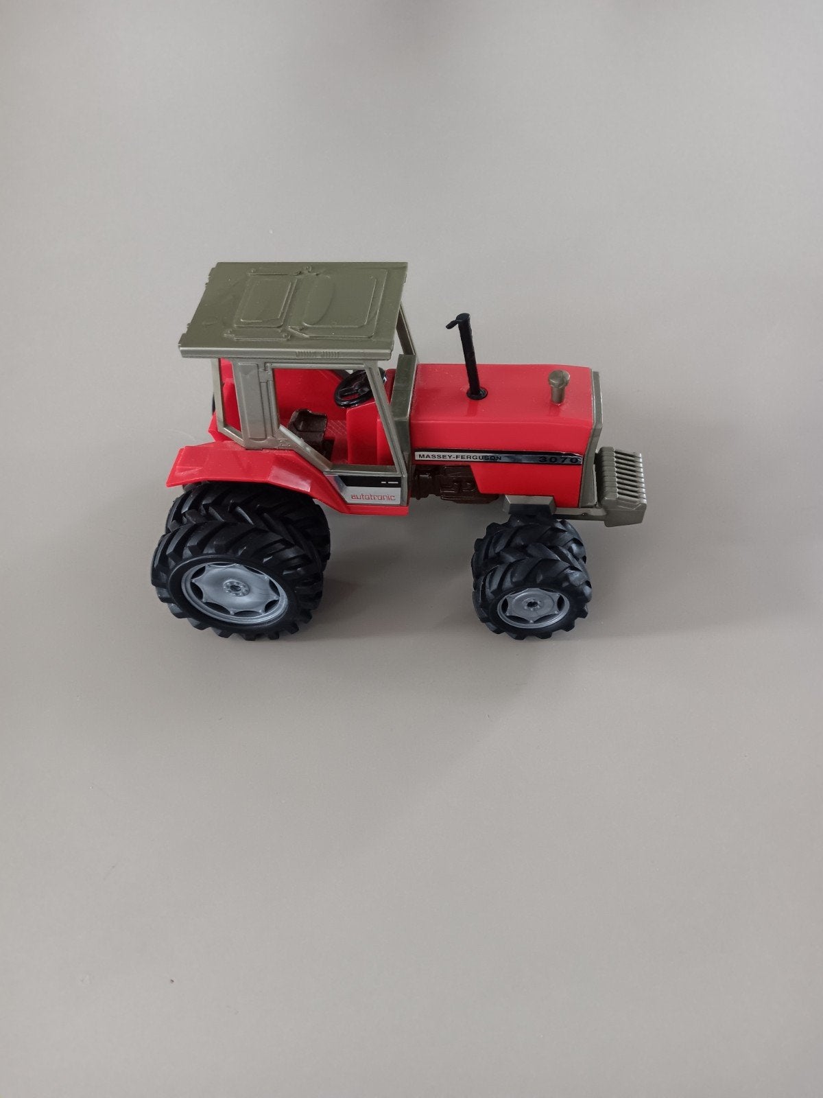 Massey Ferguson 3070 Tractor Speelgoedmodel, Ophalen of Verzenden, Zo goed als nieuw, Tractor of Landbouw, Overige merken