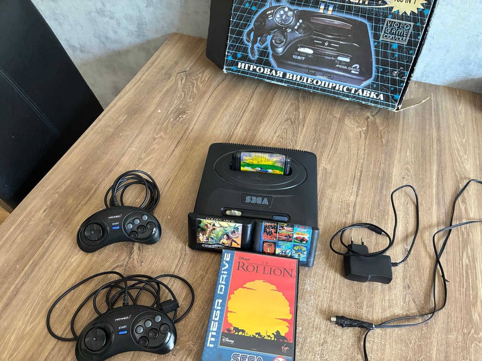 Sega Mega Drive 16-bit console met  games, Spelcomputers en Games, Spelcomputers | Sega, Mega Drive, Met 2 controllers, Ophalen of Verzenden