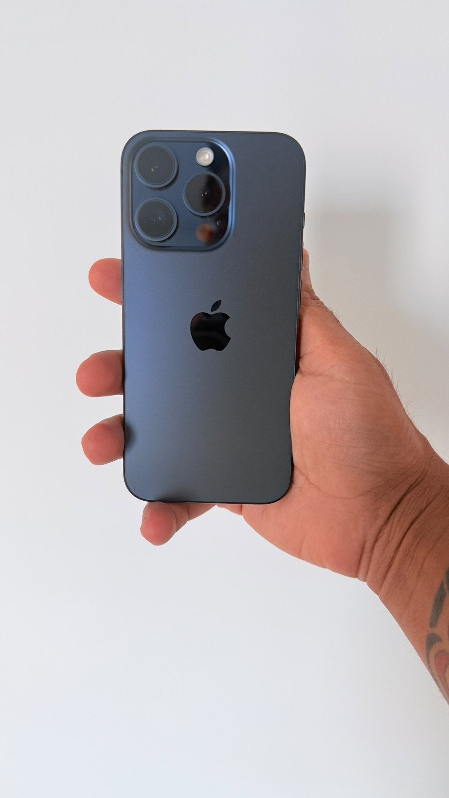 Foto 2 van Iphone 15pro 512GB Blue Titanium