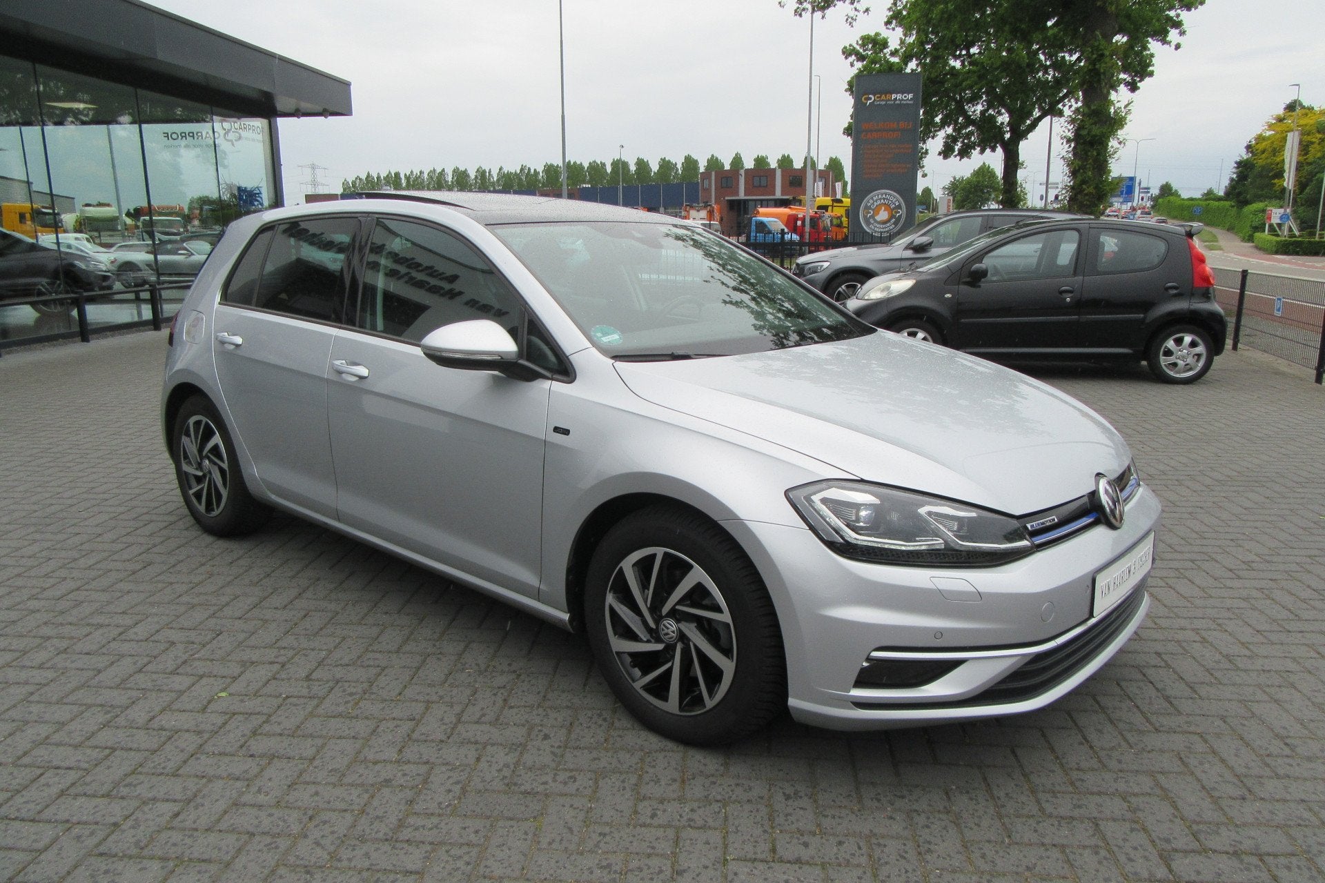 Volkswagen Golf 1.5 TSI Automaat Comfortline, Navi, Panorama, Auto's, Dealer onderhouden, 1340 kg, 4 cilinders, Met garantie (alle)