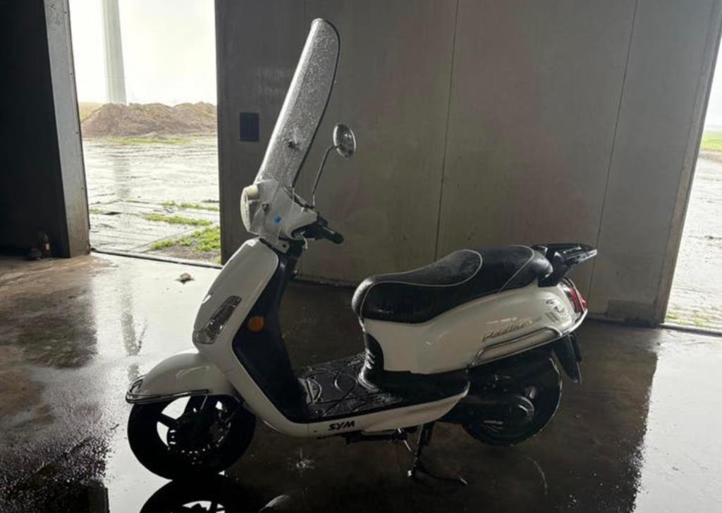 Te koop: SYM Fiddle scooter – netjes onderhouden, Fietsen en Brommers, Ophalen, Zo goed als nieuw, Benzine
