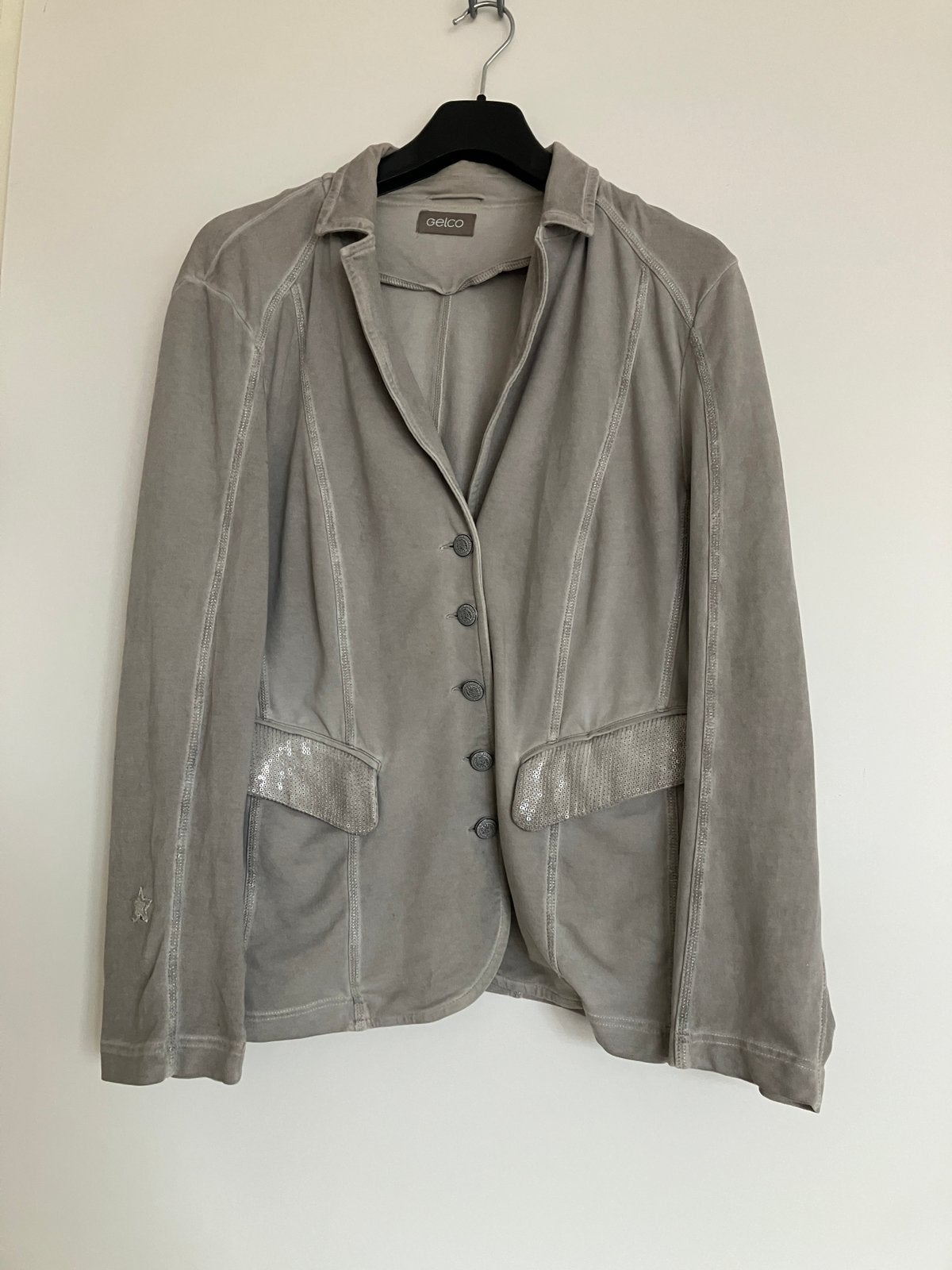 Grijs Gelco jasje maat 46, Verzenden, Zo goed als nieuw, Maat 46/48 (XL) of groter, Grijs