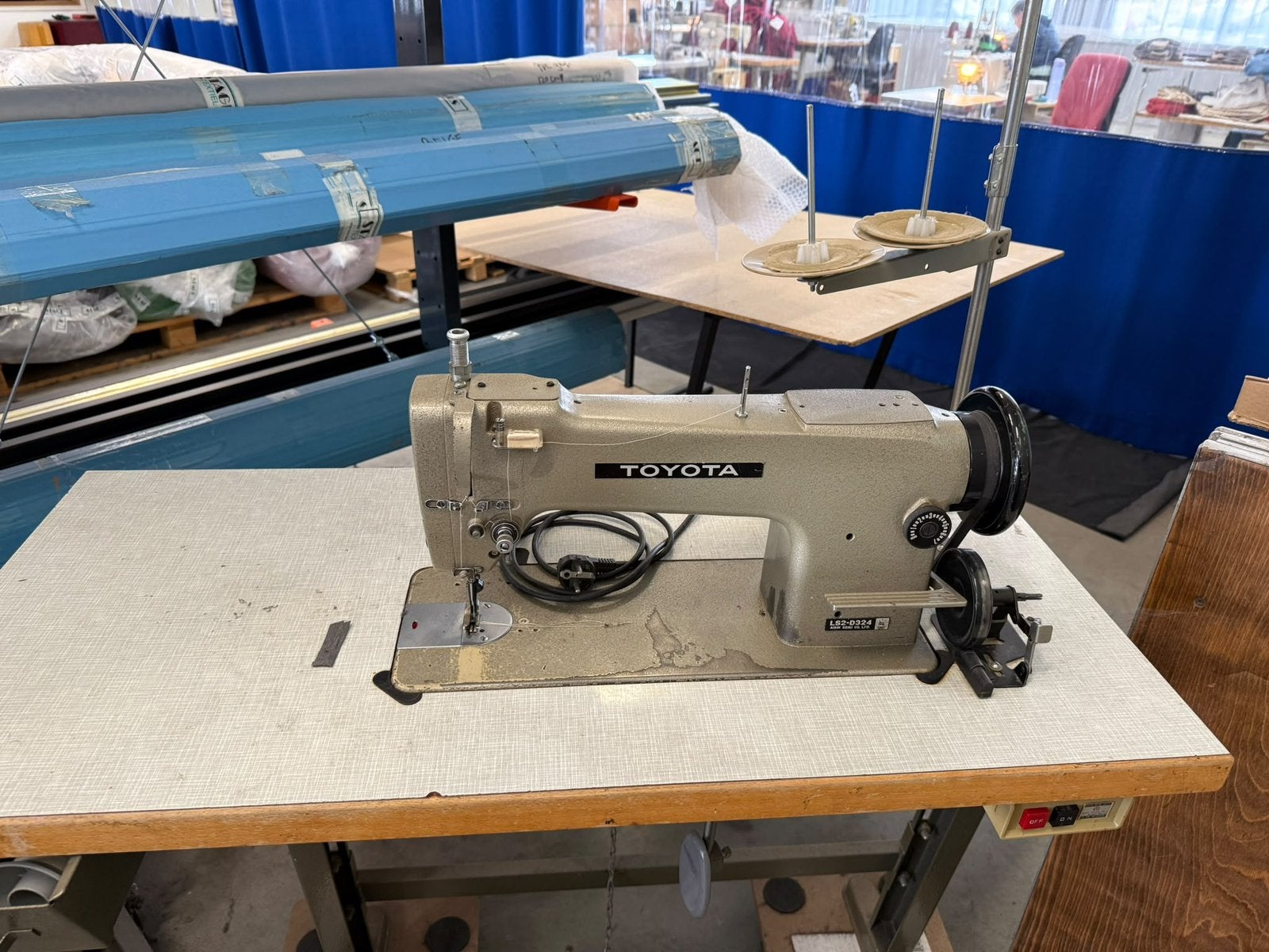 Toyota type LS2 D324 industrie naaimachine, Ophalen, Gebruikt, Naaimachine, Overige merken