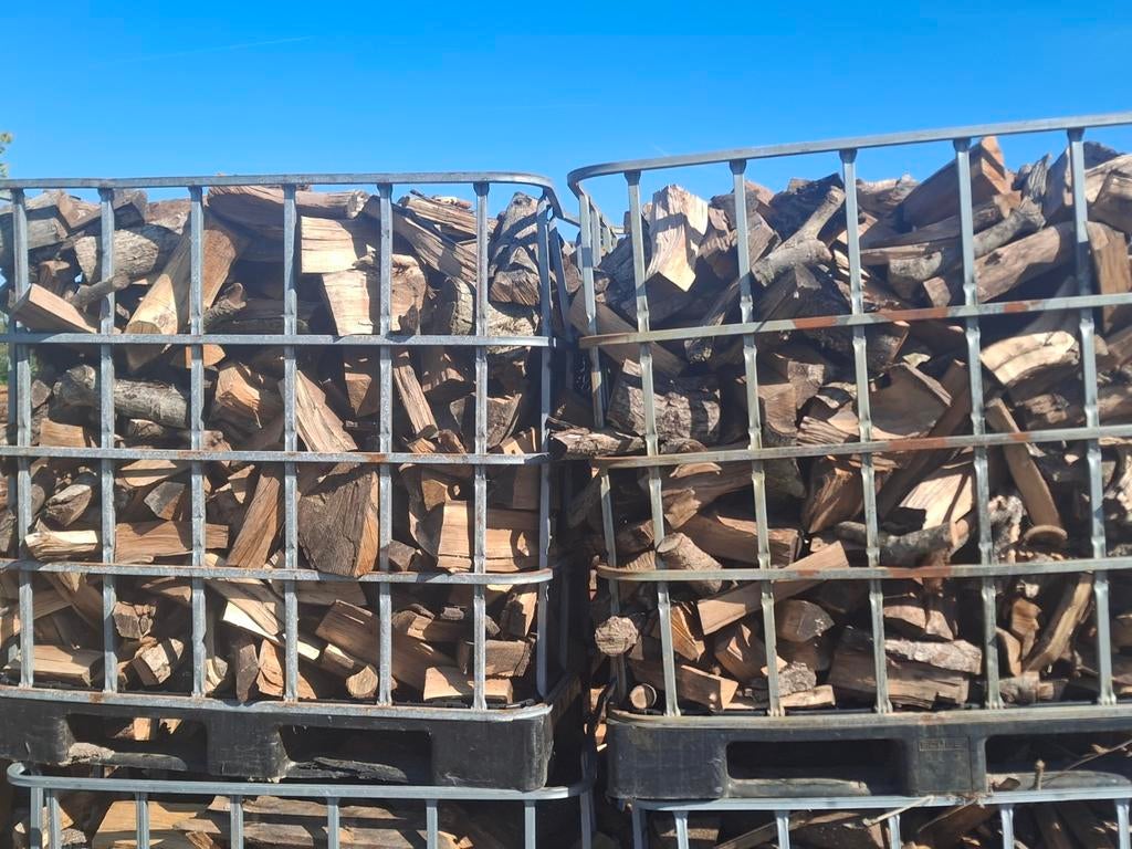 Walnoten hout zie omschrijving 2.4 kuub, Ophalen, Gebruikt