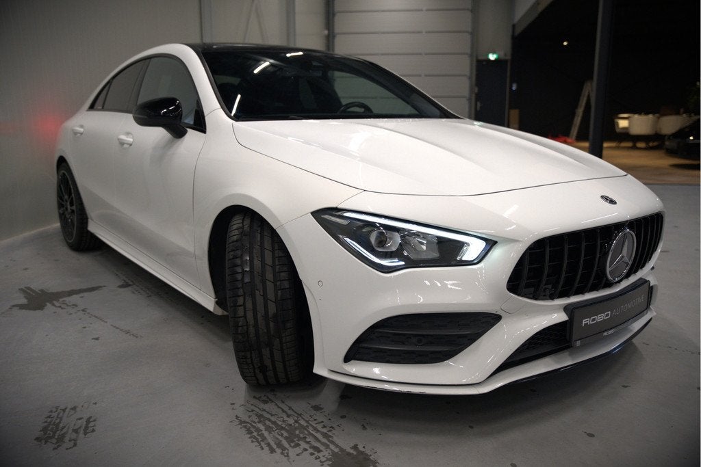 Mercedes-Benz CLA-Klasse 180 Advantage AMG | Stoelverwarming, Auto's, Mercedes-Benz, CLA, 136 pk, Gebruikt, Wit