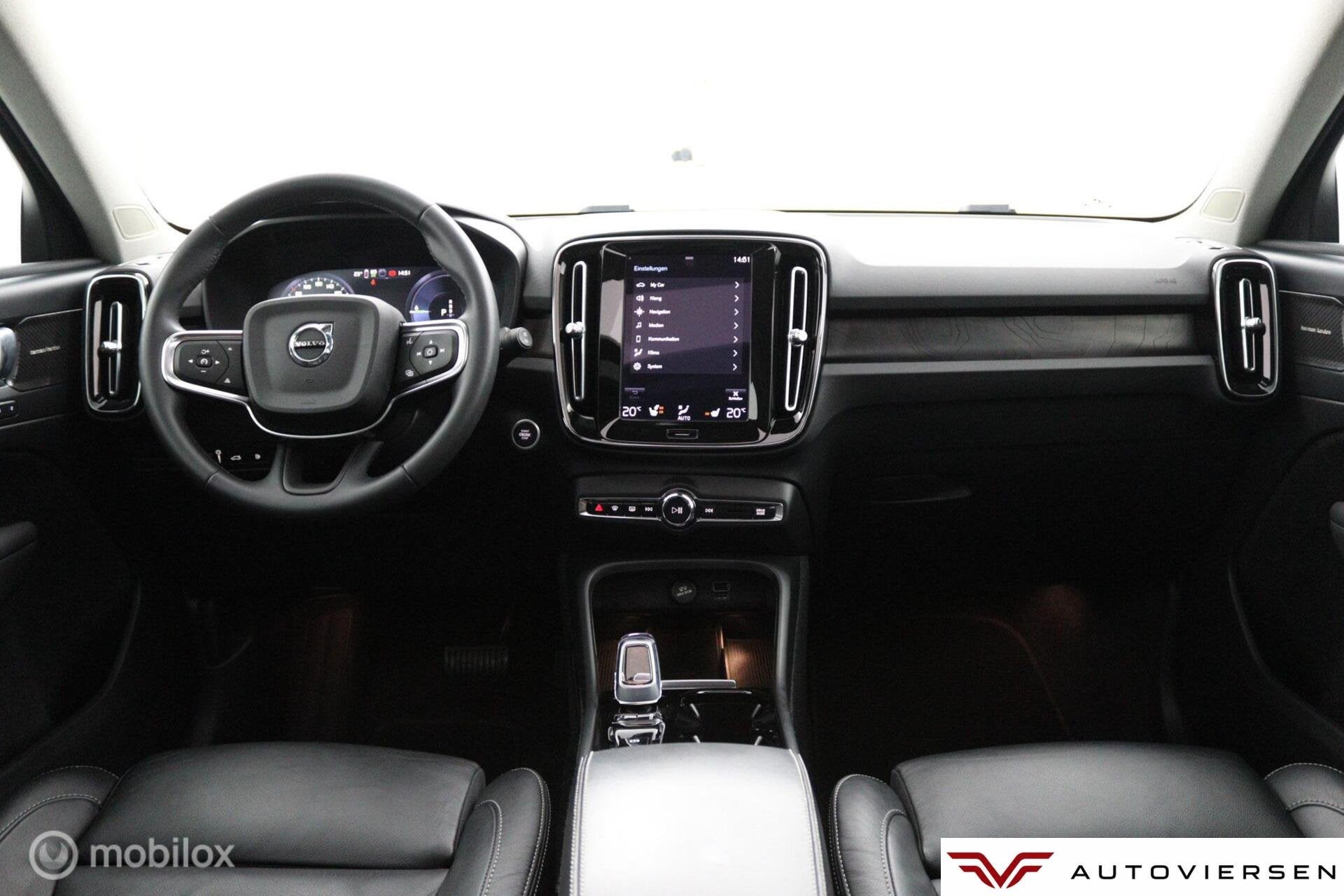 Foto 2 van Volvo XC40 1.5 T5 Plug-in Hybrid Ultimate Dark | Pano | 360