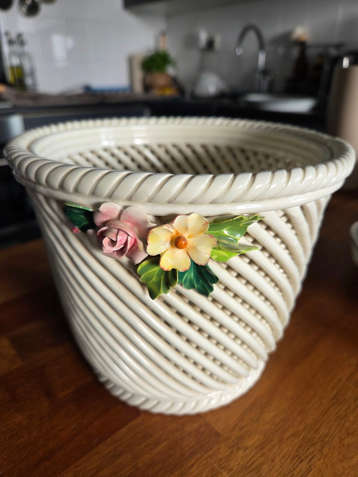 Vintage Italiaanse bloempot met bloemdecoratie, Antiek en Kunst, Ophalen
