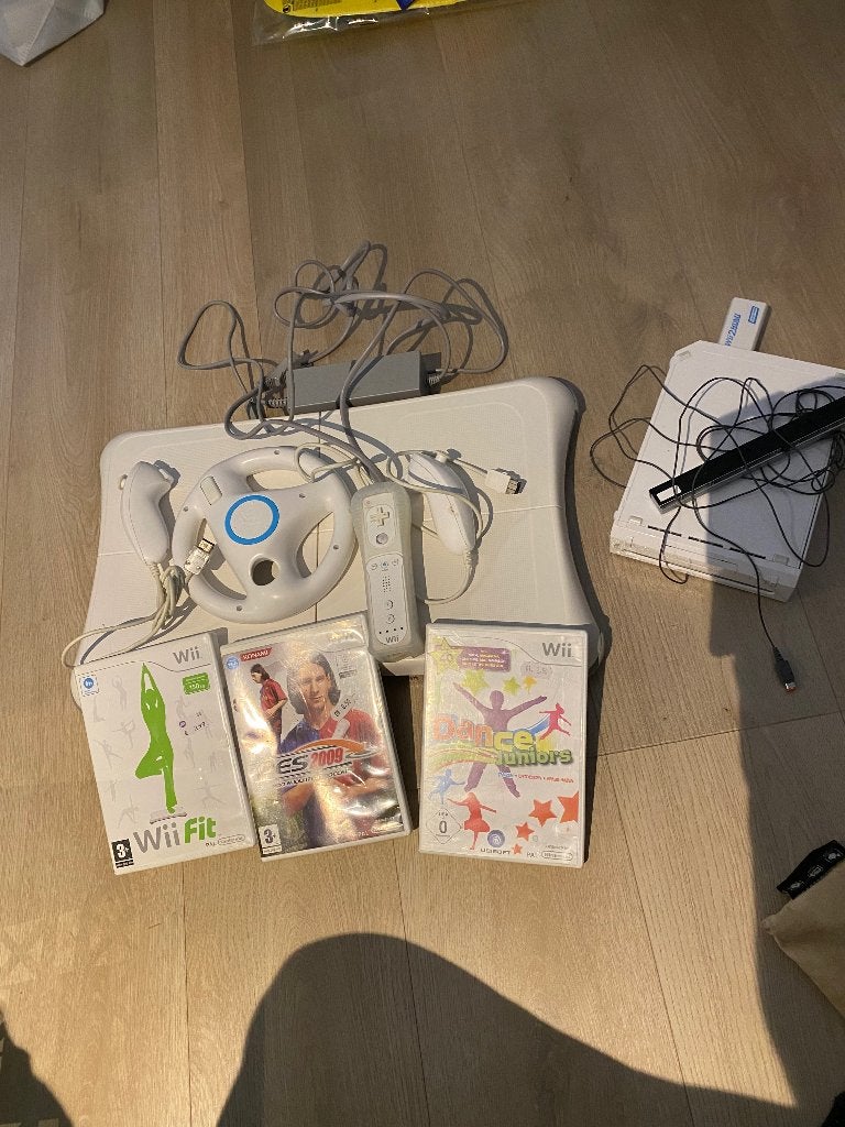 Wii, Spelcomputers en Games, Ophalen, Gebruikt, Met 2 controllers, Met stuurtje