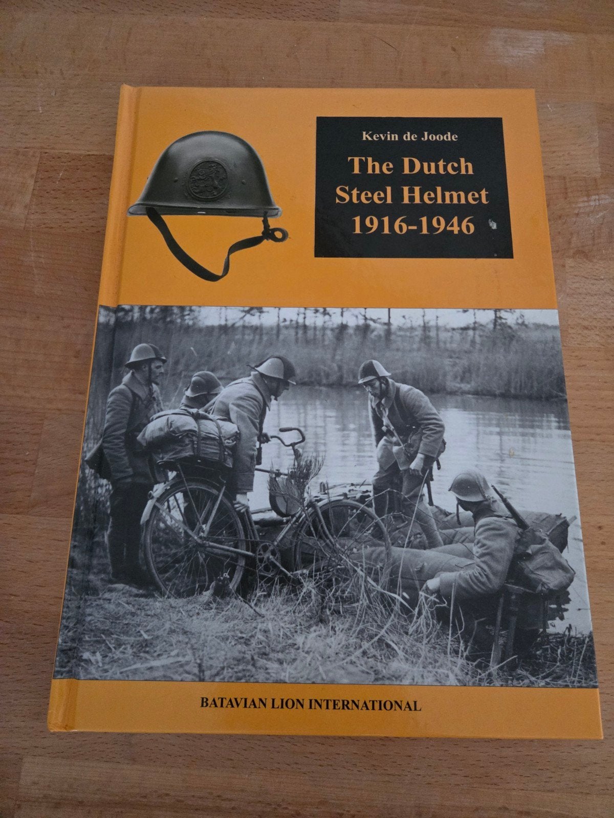 The Dutch Steel Helmet 1916-1946 - Kevin de Joode, Ophalen of Verzenden