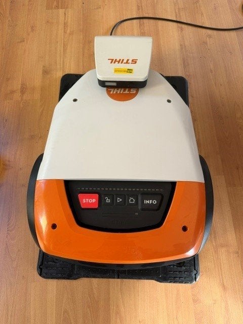 STIHL iMOW 5 robotmaaier in nette en goed werkende staat, Ophalen, Zo goed als nieuw, Meer dan 25 cm, Stihl