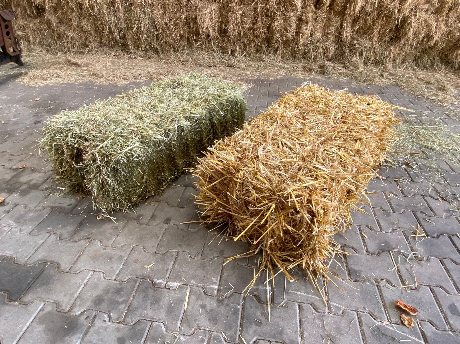 Hooi in kleine balen, Ophalen, Vee