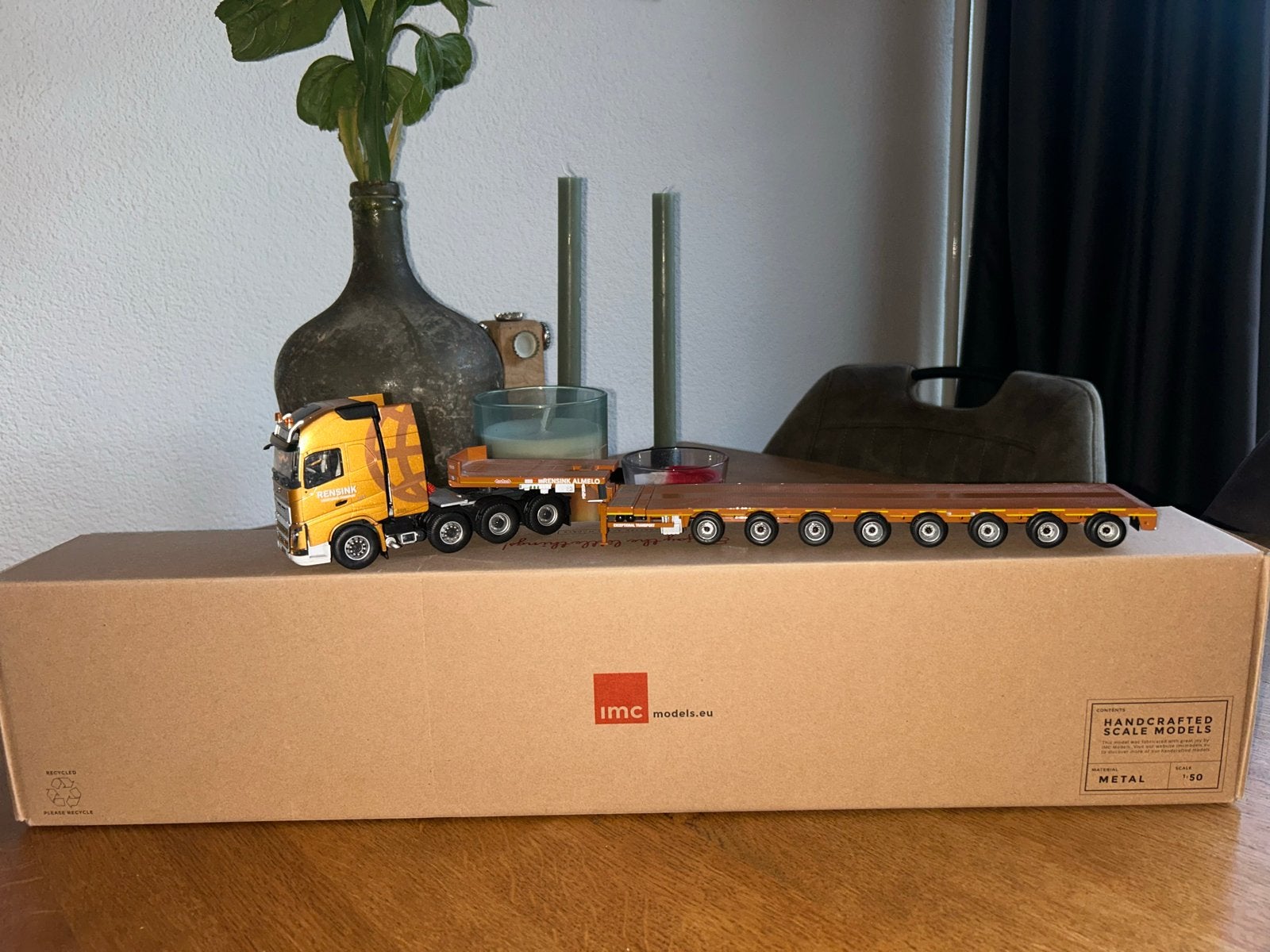 IMC Rensink Volvo met verstelbare dieplader 1:50, Hobby en Vrije tijd, Modelauto's | 1:50, Ophalen of Verzenden, Zo goed als nieuw