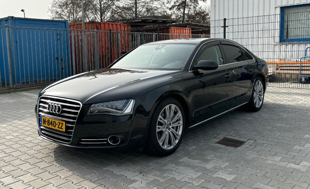 Audi A8 4,2 FSI V8 371pk (96.500km aantoonbaar), Automaat, 1780 kg, 8 cilinders, Zwart