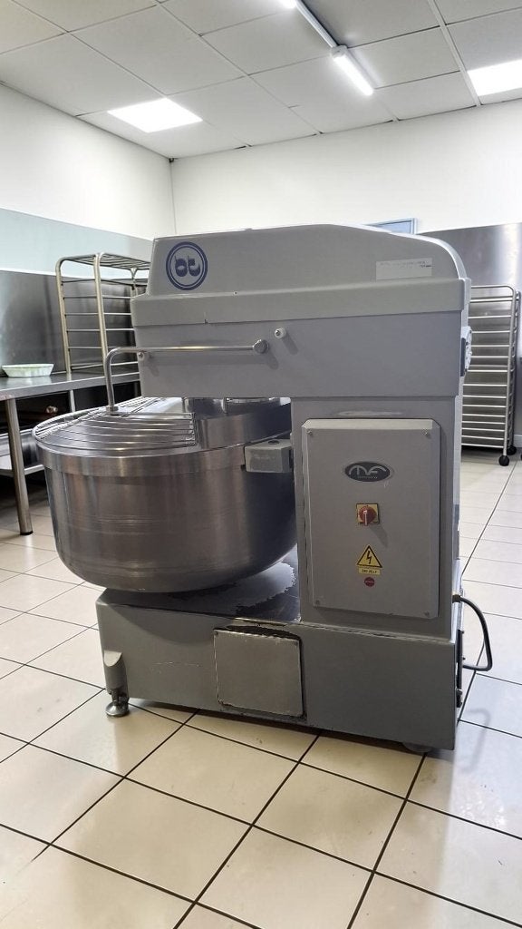 Spiraalkneder, deegkneder 200kg deeg Mondial Forni, Witgoed en Apparatuur, Keukenmixers, 4 liter of meer, Ophalen, Gebruikt, 2 snelheden