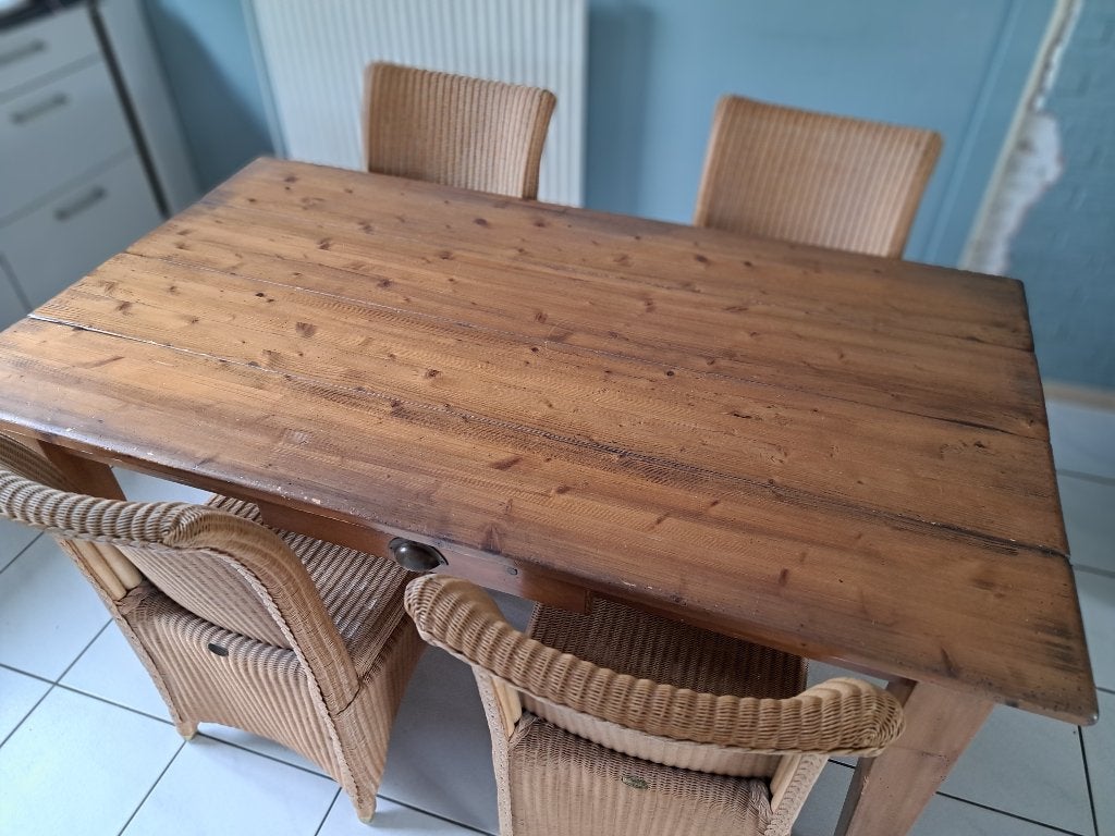 Grenen tafel met 4 rotan stoelen, Ophalen, Gebruikt, Grenen, 4 tot 6 stoelen