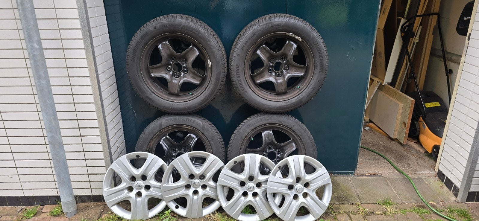 Winter banden opel insignia, Auto-onderdelen, Banden en Velgen, Ophalen, Banden en Velgen, 17 inch, Winterbanden