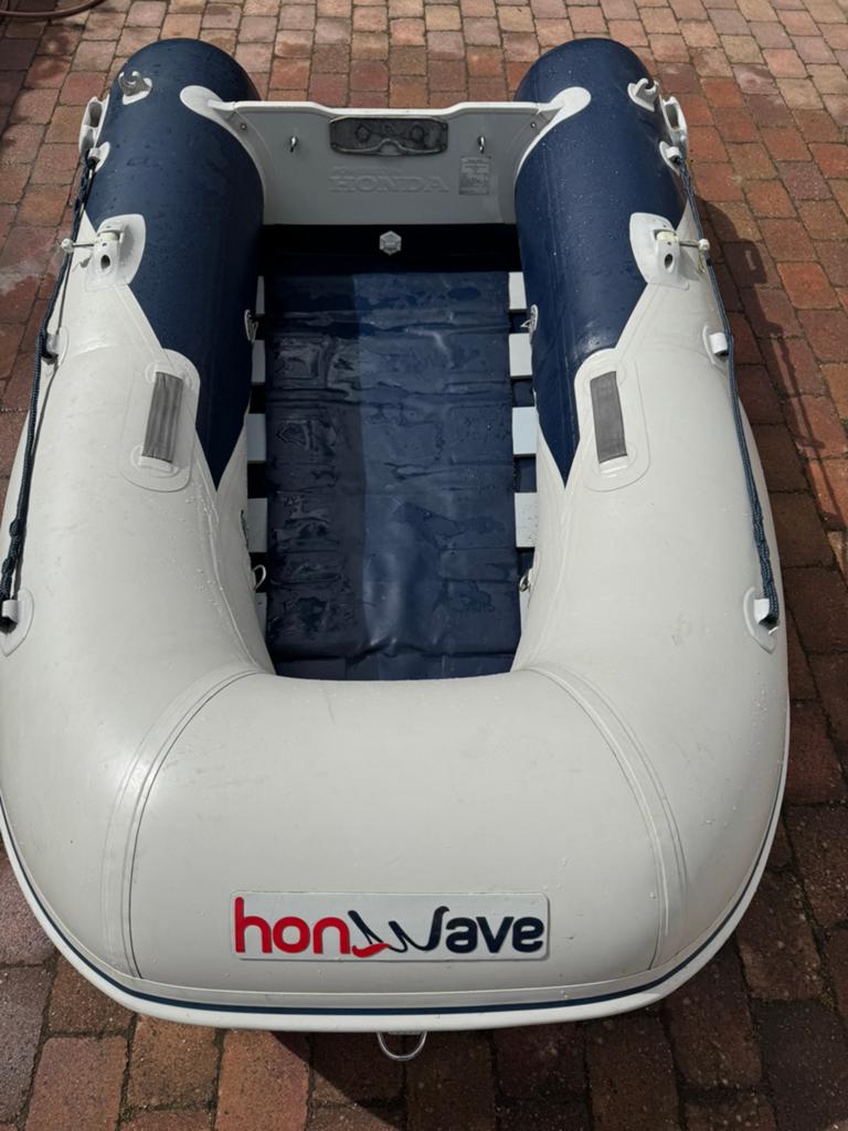Honwave rubberboot | 250cm licte opknapper, Watersport en Boten, Rubberboten, Zo goed als nieuw, Yamaha, Brandstoftank, Buitenboordmotor
