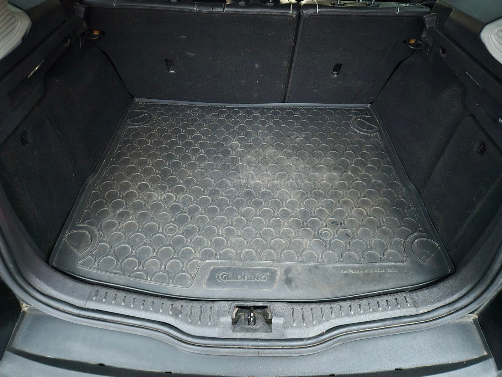 Gledring kofferbakmat voor Ford Focus Station vanaf 2011, Ophalen, Gebruikt