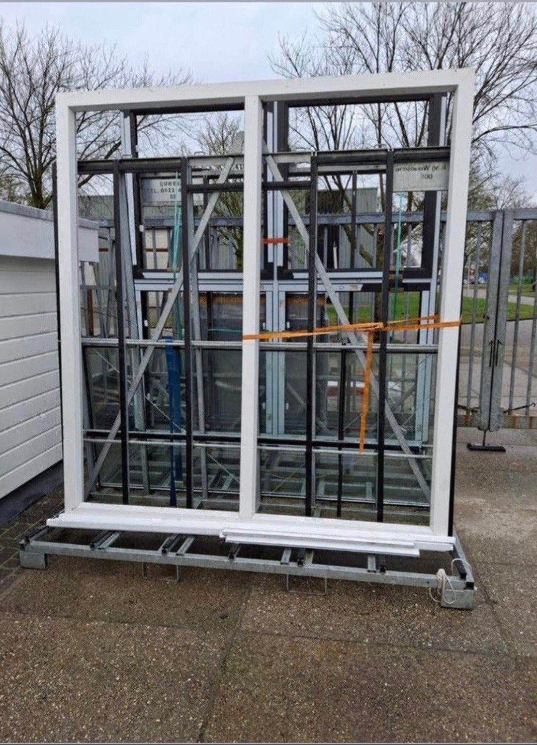 Groot Kunststof Kozijn - Glad Wit (2.20m x 2.42m), Ophalen, Kunststof, Zo goed als nieuw, Inclusief glas