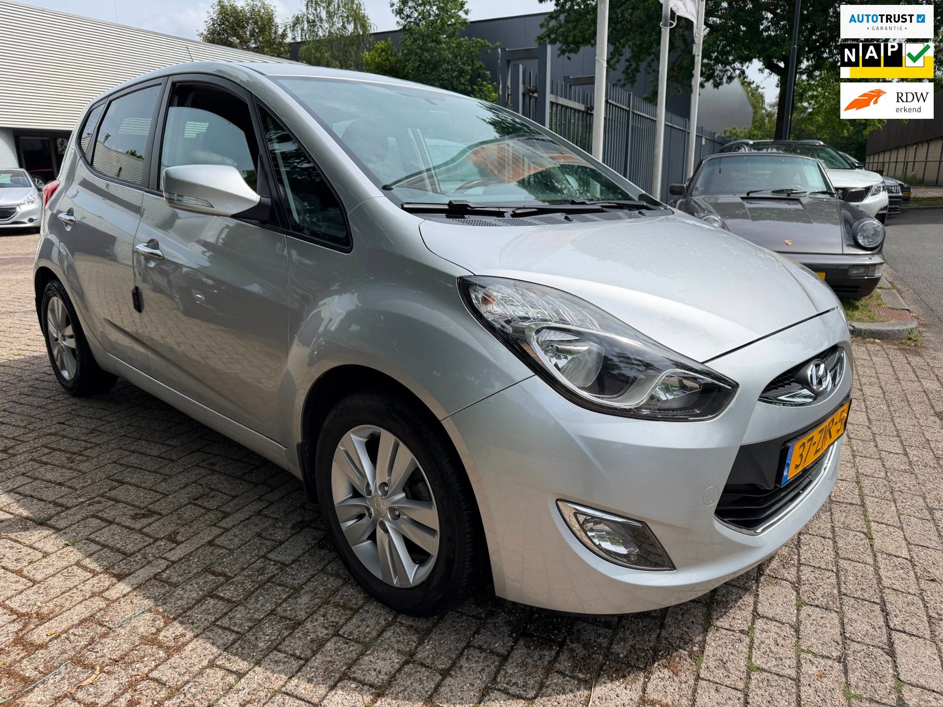 Hyundai Ix20 1.6i i-Vision automaat, airco, cruise control,, Auto's, 4 cilinders, Met garantie (alle), Origineel Nederlands, Bedrijf