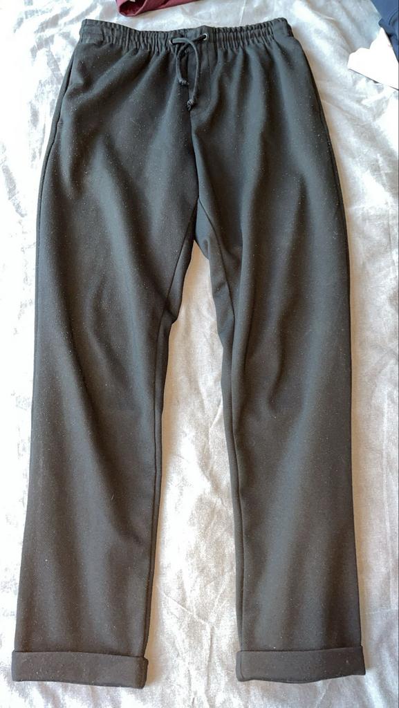 Zwarte joggingbroek van Zara, maat M, Kleding | Dames, Ophalen of Verzenden, Gedragen, Maat 38/40 (M), Zwart