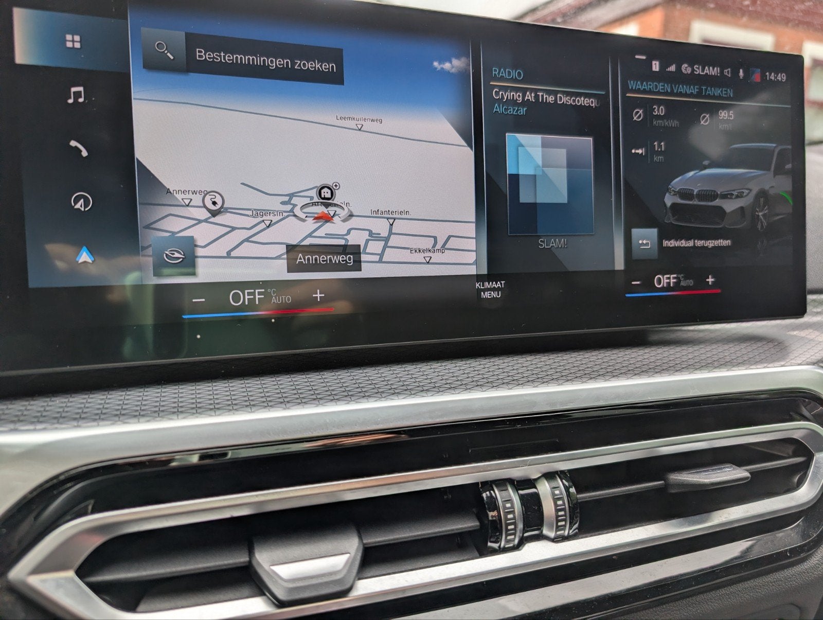 Foto 10 van BMW 330e Touring LCI M pakket + M Performance Brooklyn Grau