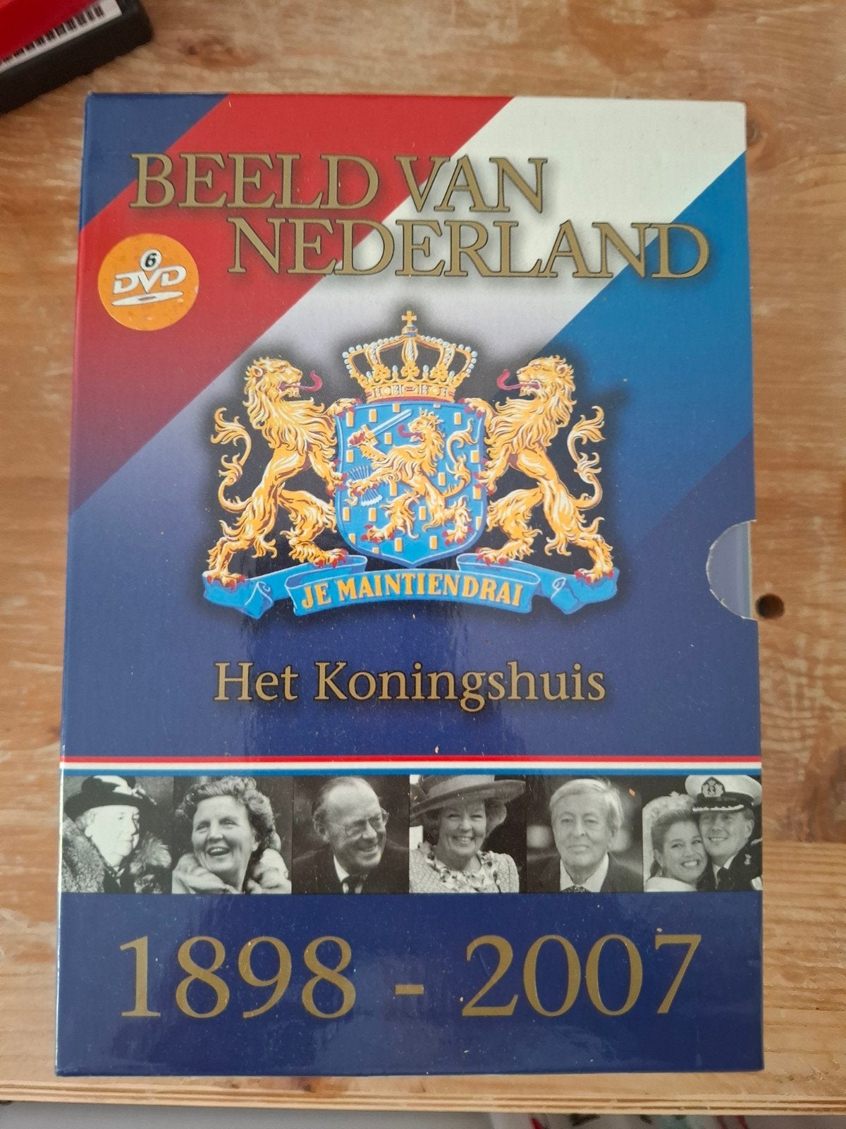 DVD box koningshuis, Ophalen, Zo goed als nieuw