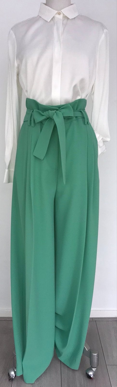 Falcon Tara Jarmon groene pantalon - Nieuw met kaartje, Ophalen of Verzenden, Nieuw, Maat 38/40 (M), Groen