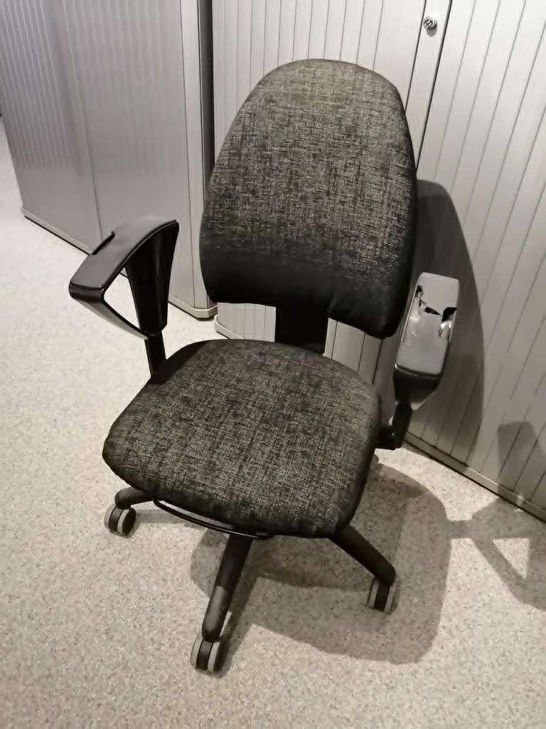 Bureaustoel kinnarps, Ophalen, Gebruikt, Grijs, Bureaustoel