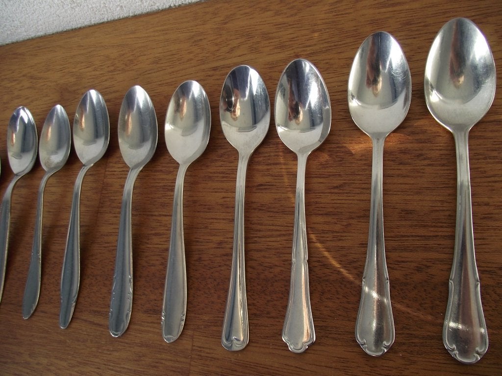 14 stuks div. vintage RVS decoratief dessert lepel 14 cm p s, Ophalen of Verzenden