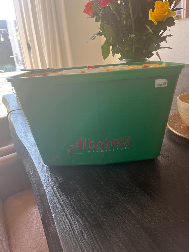 Albatros Hengelsport Aasbak met Pompje, Watersport en Boten, Hengelsport | Algemeen, Gebruikt, Overige typen, Ophalen