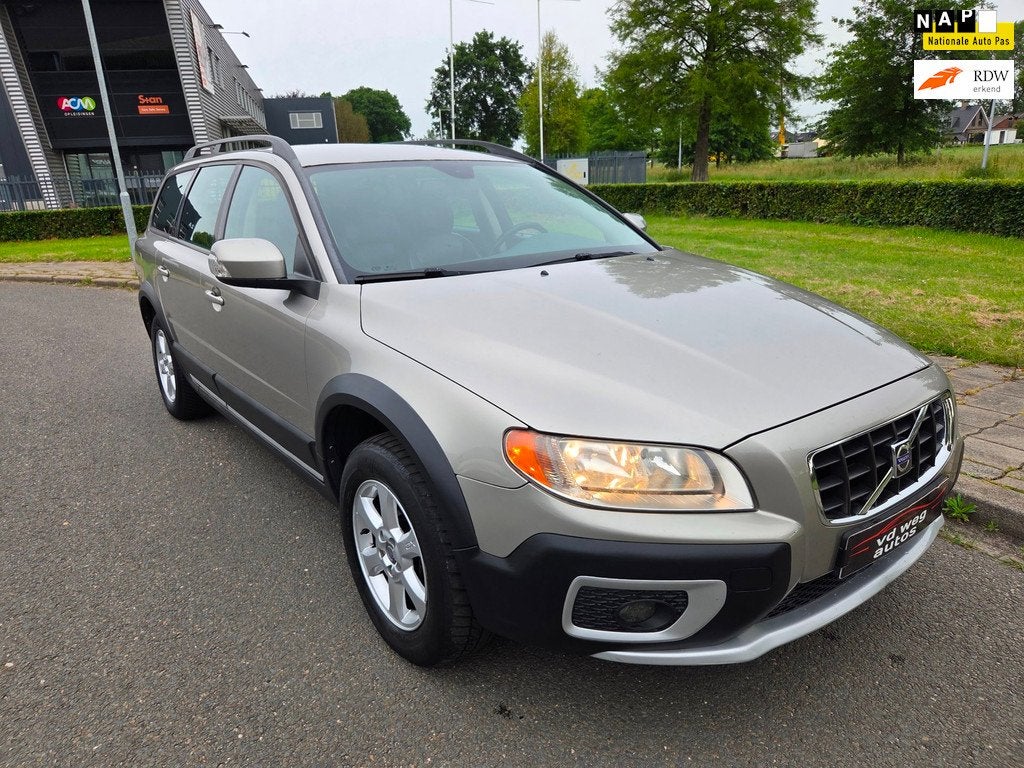 Volvo XC70 2.4 D5 Momentum automaat, Gebruikt, 197 €/maand, XC70, Diesel