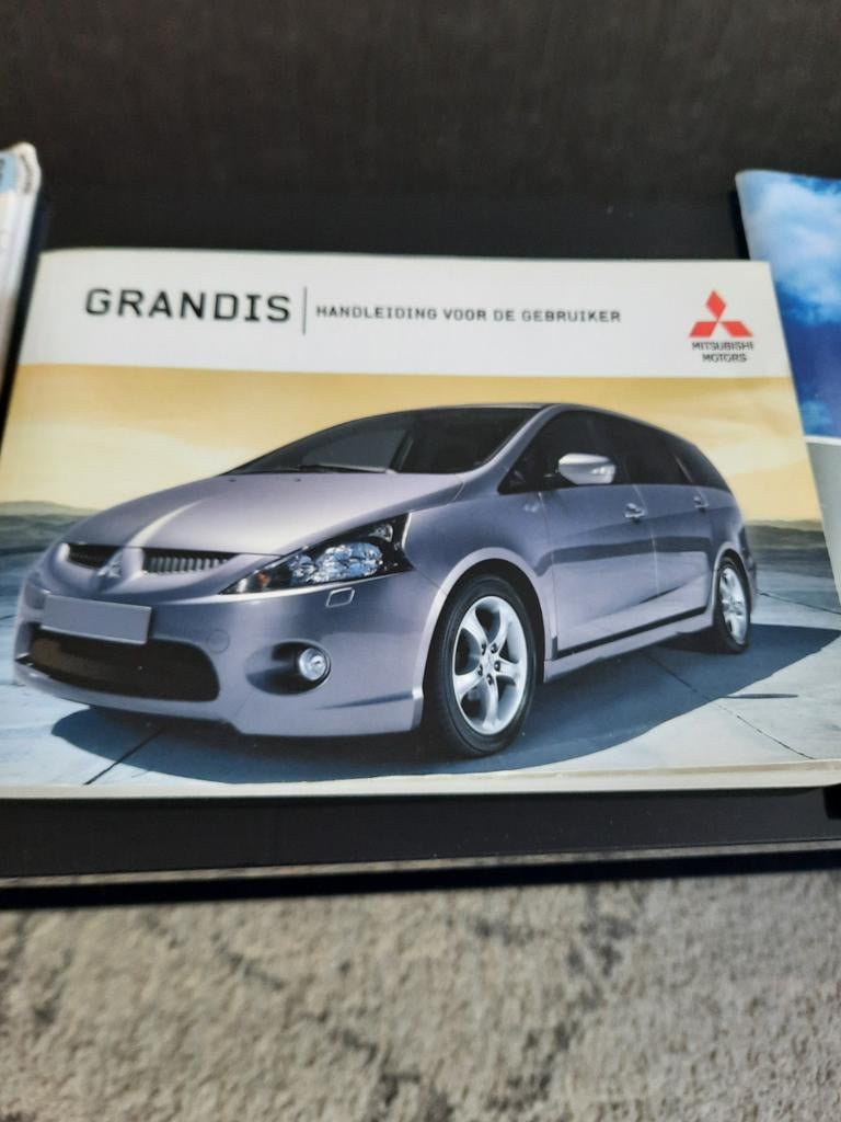 Mitsubishi GRANDIS  instructies handleiding Nederlandse hoes, Ophalen of Verzenden