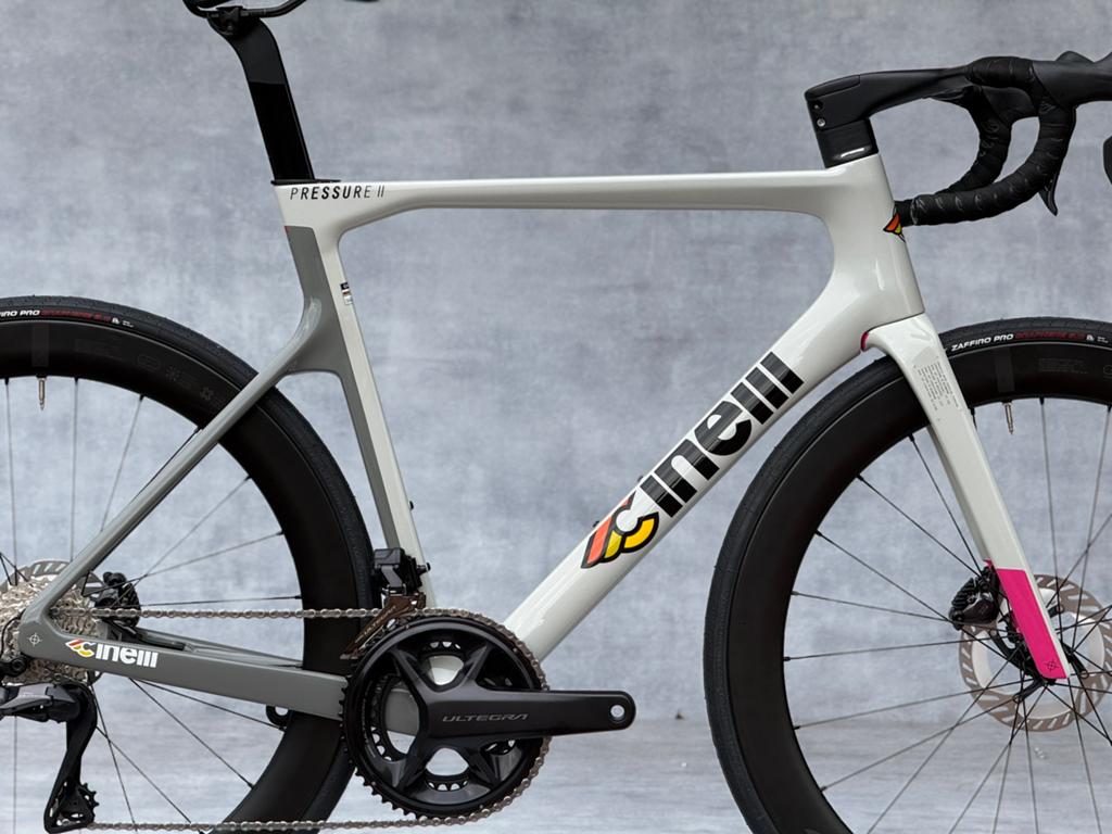 Cinelli Pressure 2 maat L(57) NIEUW Ultegra 2x12 Di2, Fietsen en Brommers, Fietsen | Racefietsen, Overige merken, Carbon, Bykz