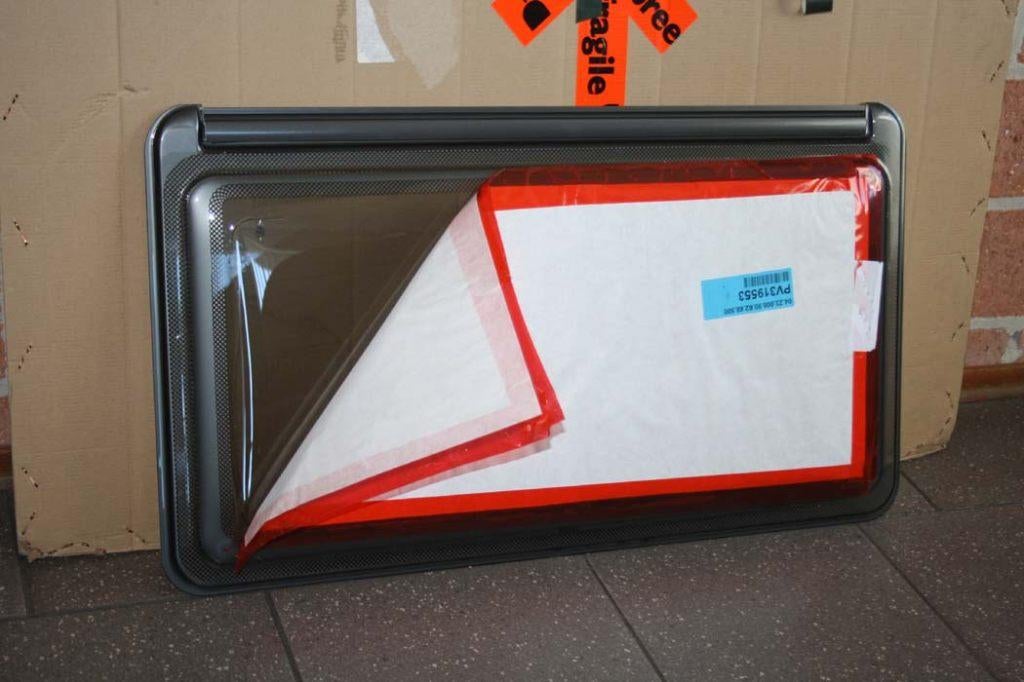 Polyplastic raam 900x550 nieuw Sea,LMC,Hobby, Caravans en Kamperen, Ophalen, Nieuw, Info@polyplastic.com, Polyplastic