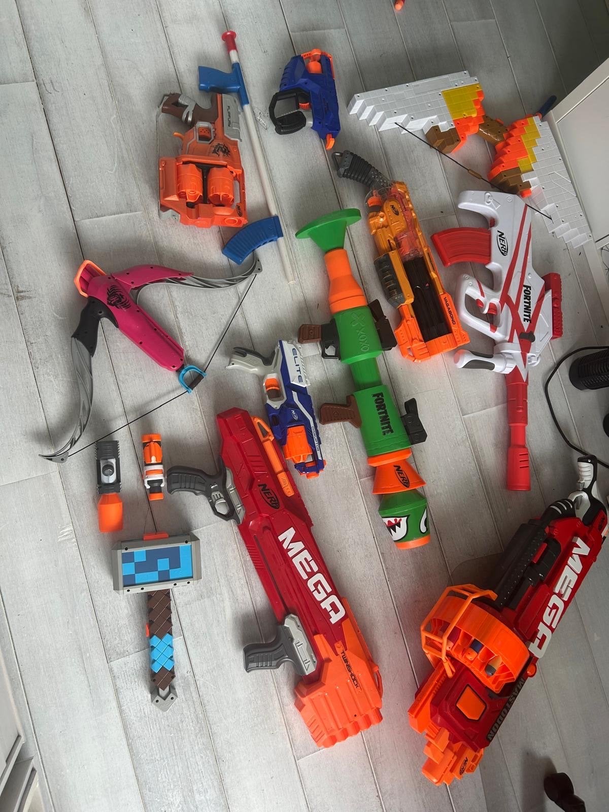 Grote Nerf Blaster Collectie met Accessoires, Ophalen of Verzenden, Gebruikt, Jongen of Meisje