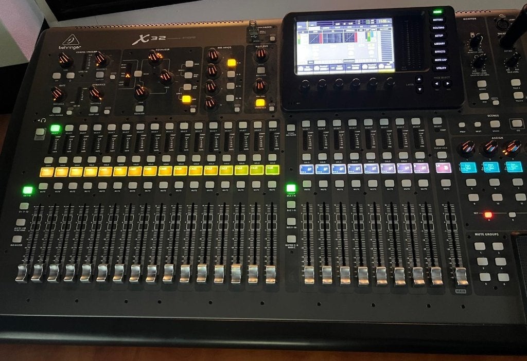 Behringer X32 FullSize | Als Nieuw | Shure Talkback Mic, Ophalen, Zo goed als nieuw, 20 kanalen of meer