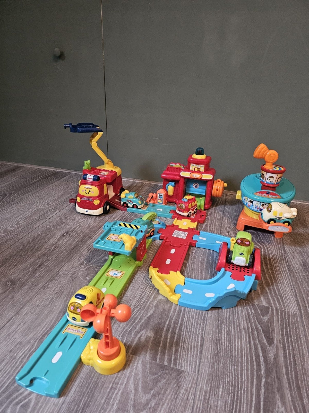 VTech Toet Toet Auto's Grote Speelset met Extra Voertuigen, Ophalen, Gebruikt