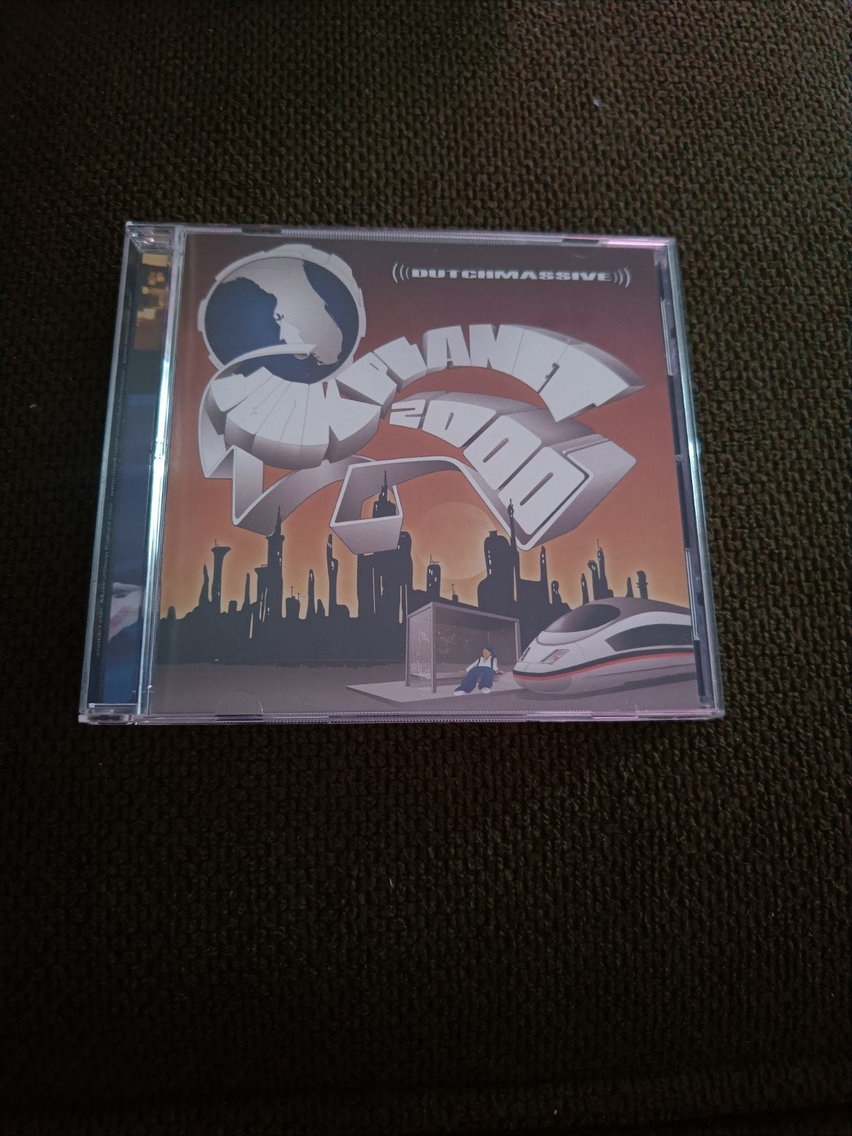 Dutchmassive - Junk Planet, Ophalen of Verzenden, Zo goed als nieuw