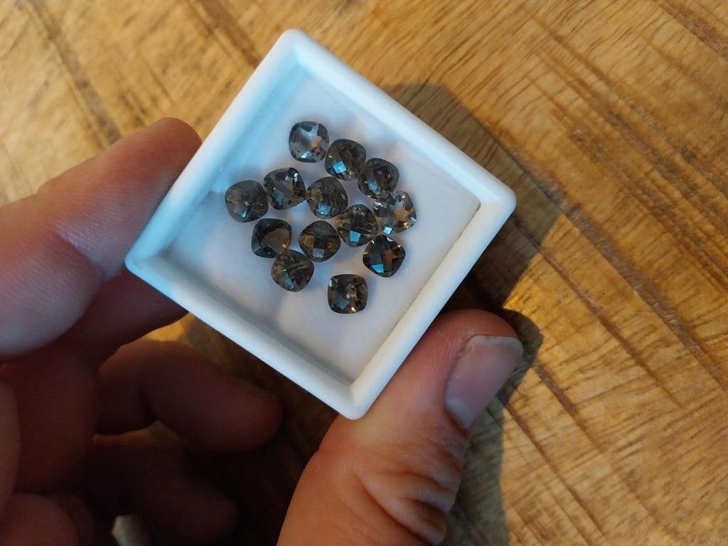 Vierkante kussen geslepen rookkwarts, Ophalen of Verzenden, Zo goed als nieuw